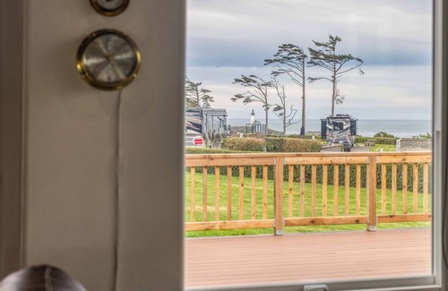 Agate Beach RV Rental | Dog Friendly, Available with 50AMP, 30AMP, Water and Sewer hook up's, WiFi