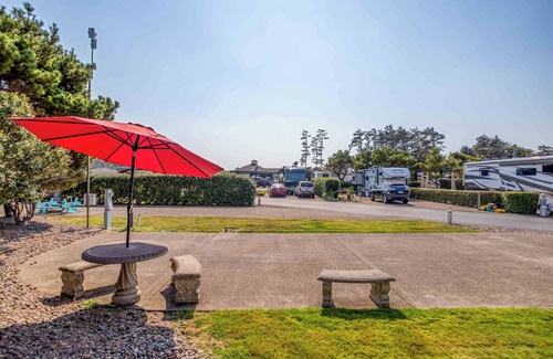 Agate Beach RV Rental | Dog Friendly, Available with 50AMP, 30AMP, Water and Sewer hook up's, WiFi
