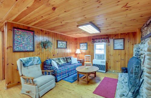 Burnsville House | Dog-Friendly Burnsville Cabin Rental Near Hiking!