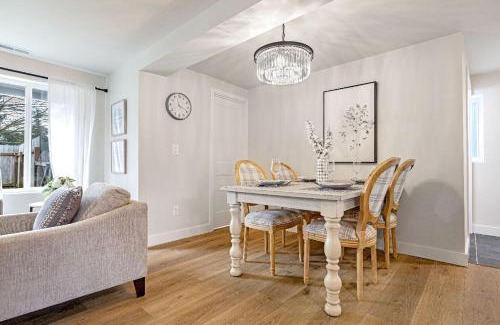 North City House | Dog Friendly Cozy Remodeled Shoreline Rambler