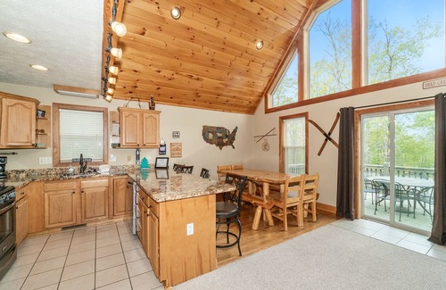 Oakland House | Dog Friendly Deep Creek Chalet w/Hot Tub & Deck