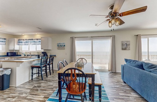 Edisto Island House | Dog-Friendly Home Right On Beach w/Private Washer/Dryer & Free WiFi