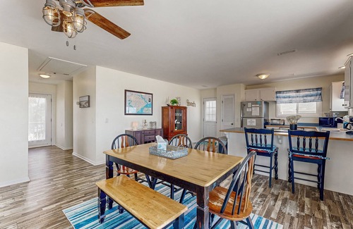 Edisto Island House | Dog-Friendly Home Right On Beach w/Private Washer/Dryer & Free WiFi