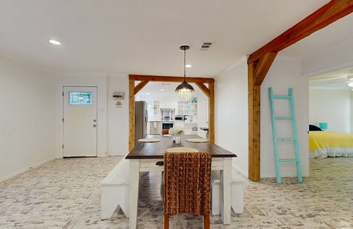 Port Bolivar House | Dog-Friendly home with spacious living and dining room, close to the beach