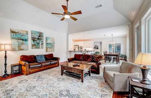 Riverplace House | Dog-friendly home with fenced yard, pool, office, piano, & W/D