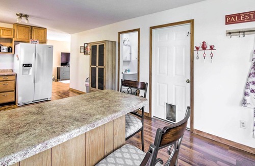 Palestine House | Dog-Friendly Illinois Home w/ Private Yard!
