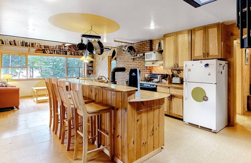 Northeast Somerset House | Dog-Friendly Lakefront Home w/Deck, Firepit, Water Views & Games