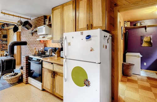 Northeast Somerset House | Dog-Friendly Lakefront Home w/Deck, Firepit, Water Views & Games