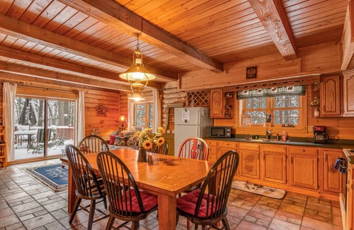 Mauston House | Dog-friendly log cabin on the river with deck & firepit - near Wisconsin Dells