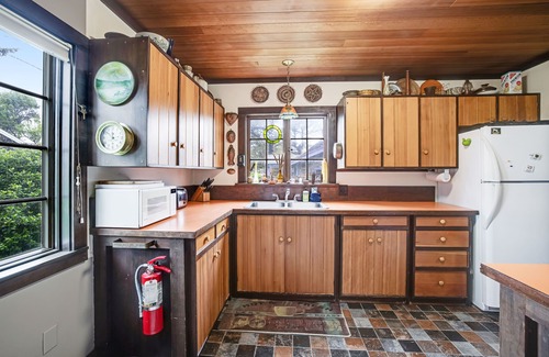 Downtown Cannon Beach Cabin | Dog-friendly, oceanfront home just a stroll from the beach and shopping & dining