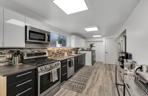 Education Hill Apartment | Dog-Friendly Redmond Area Home with Fenced Yard!