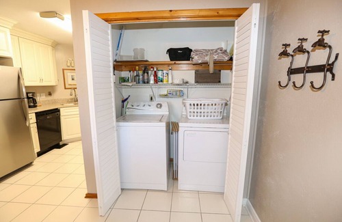 Southern Shores Condo | Dog-friendly Soundside 2 BR condo w/community pool and sound access