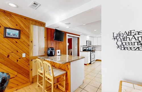 Scituate House | Dog-friendly, spacious coastal retreat with large deck & W/D - walk to beaches