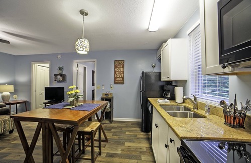 Avery Creek House | Dogwood Cottage - A perfect AVL couples escape