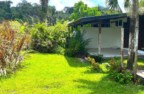 Les Hattes House | Dolce Vita Kreyol