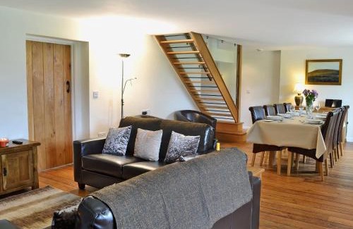 Llandeilo House | Dolgoed House