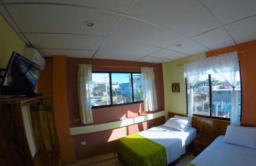 Puerto Baquerizo Moreno House | Dolphin House