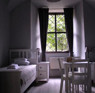 Debniki Hotel | Dom Gości Opactwa Benedyktynów