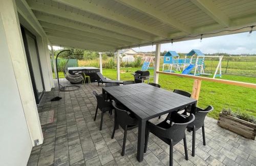 Mieroszyno Villa | Dom nad morzem z Jacuzzi 10 osób Morze Przygód