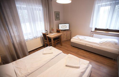 Miedzygorze Bed & Breakfast | Dom Nad Wodospadem