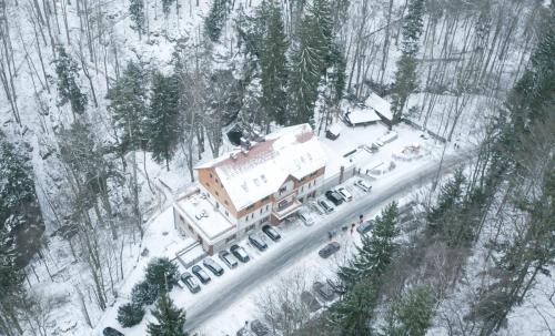 Miedzygorze Bed & Breakfast | Dom Nad Wodospadem