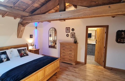 Villegouge House | Dom Peyreton Prestige cottages set in a charming wine property