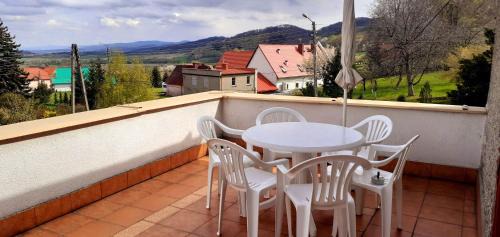 Srebrna Gora Bed & Breakfast | Dom Pod Różami Agroturystyka