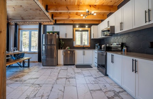 Matawinie Regional County Municipality House | Domaine des Pins |Beach |HotTub & Sauna| 4 Chalets