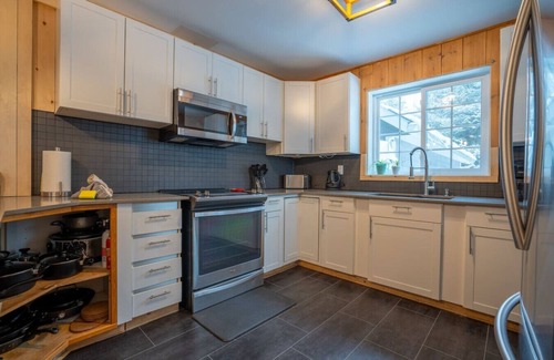 Matawinie Regional County Municipality House | Domaine des Pins |Beach |HotTub & Sauna| 4 Chalets