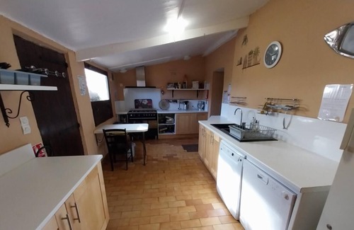 Rogues House | Domaine 32 or 42 beds with reception room and heated pool!