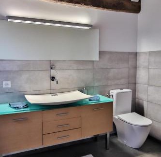 Ouches House | Domaine d'AROMM - Chambres d'hotes & gites - Piscine, Etangs & Animaux - Au calme