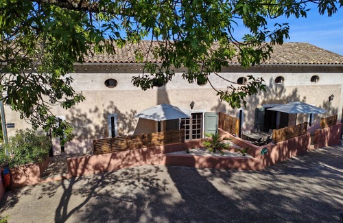 Sauve Apartment | Domaine de Bagard - Gîte la MAGNANERIE 54m² 4/7 pers Terrace