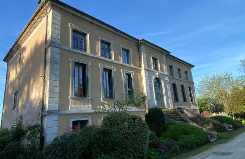 La Croix-Blanche House | Domaine de Bernou