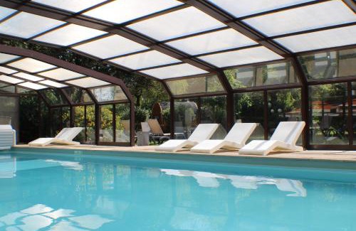 Rouilly-Sacey Hotel | Domaine de la Forêt d'Orient, Logis Hôtel, Restaurant, Spa et Golf