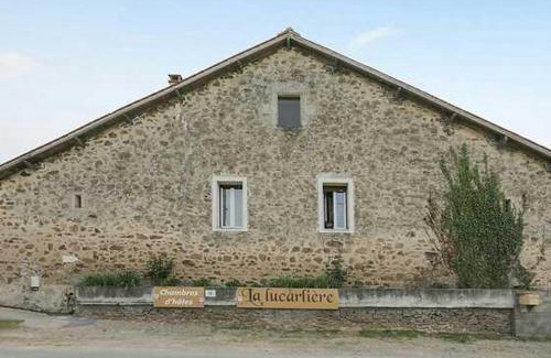 Saint-Cyr-des-Gats Bed & Breakfast | DOMAINE DE LA LUCARLIERE