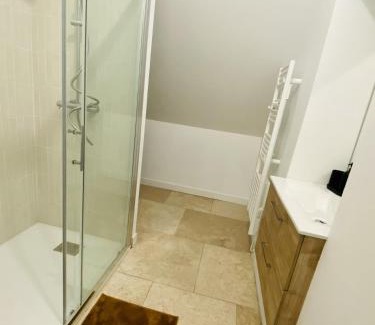 Peronne Apartment | Domaine de la Quenouille Appt A