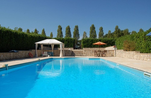 Saint-Cernin-de-Labarde Cottage | Domaine de Pemontier - Le Pigeonnier (sleeps 4 in 2 bedrooms)