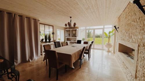 Prisse-la-Charriere House | Domaine de Saint Florent - Piscine & Spa
