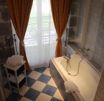Saintes Agglomeration Hotel | Domaine des Chais