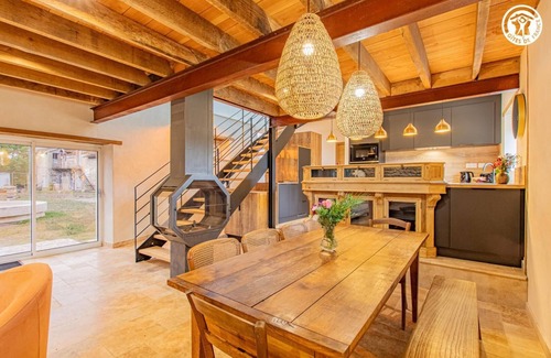 Volesvres House | Domaine du Vieux Moulin