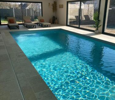 Coucy-le-Chateau-Auffrique Bed & Breakfast | Domaine du lion rouge Piscine et Spa