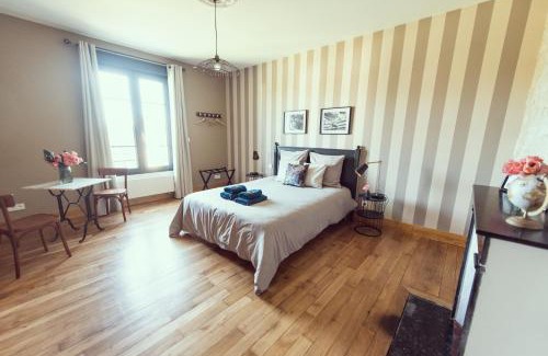 Coucy-le-Chateau-Auffrique Bed & Breakfast | Domaine du lion rouge Piscine et Spa