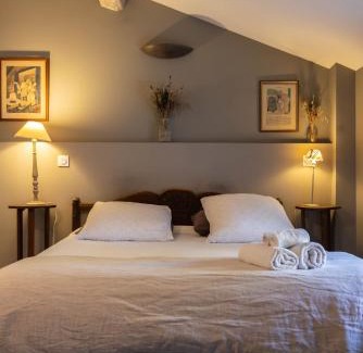 Saint-Genis Bed & Breakfast | Domaine Castell de Blés