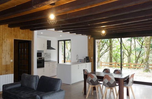 Saint-Pierre-de-Frugie House | Domaine Privé au Coeur du Périgord Vert Avec Villa, Piscine, Étangs et Bois