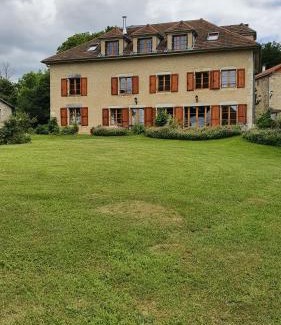 Saint-Victor-Montvianeix Bed & Breakfast | Domaine de Montvianeix