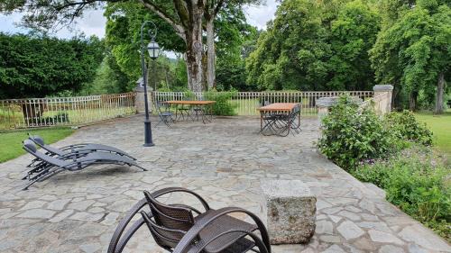 Saint-Victor-Montvianeix Bed & Breakfast | Domaine de Montvianeix