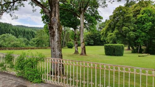 Saint-Victor-Montvianeix Bed & Breakfast | Domaine de Montvianeix