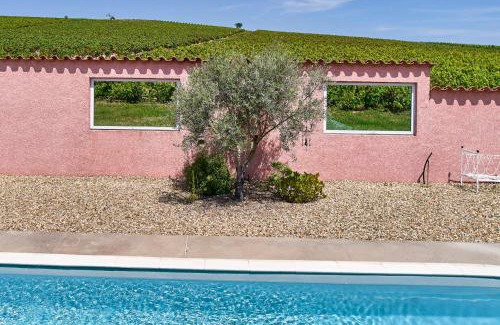 Regnie-Durette Bed & Breakfast | Domaine Gilles Copéret- Artisan-Vigneron- chambres d'hôtes Les Glycines -