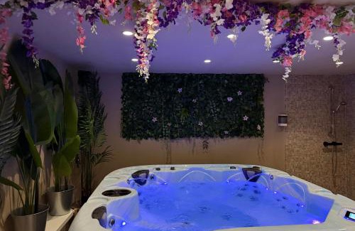 Berre-des-Alpes Apartment | Domaine Le Rocher d Argent avec Piscine Extérieur ,Jacuzzi Intérieur et Salle de jeux