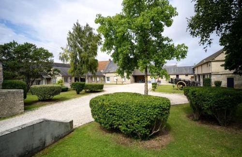 Guillerval Hotel | Domaine Malar